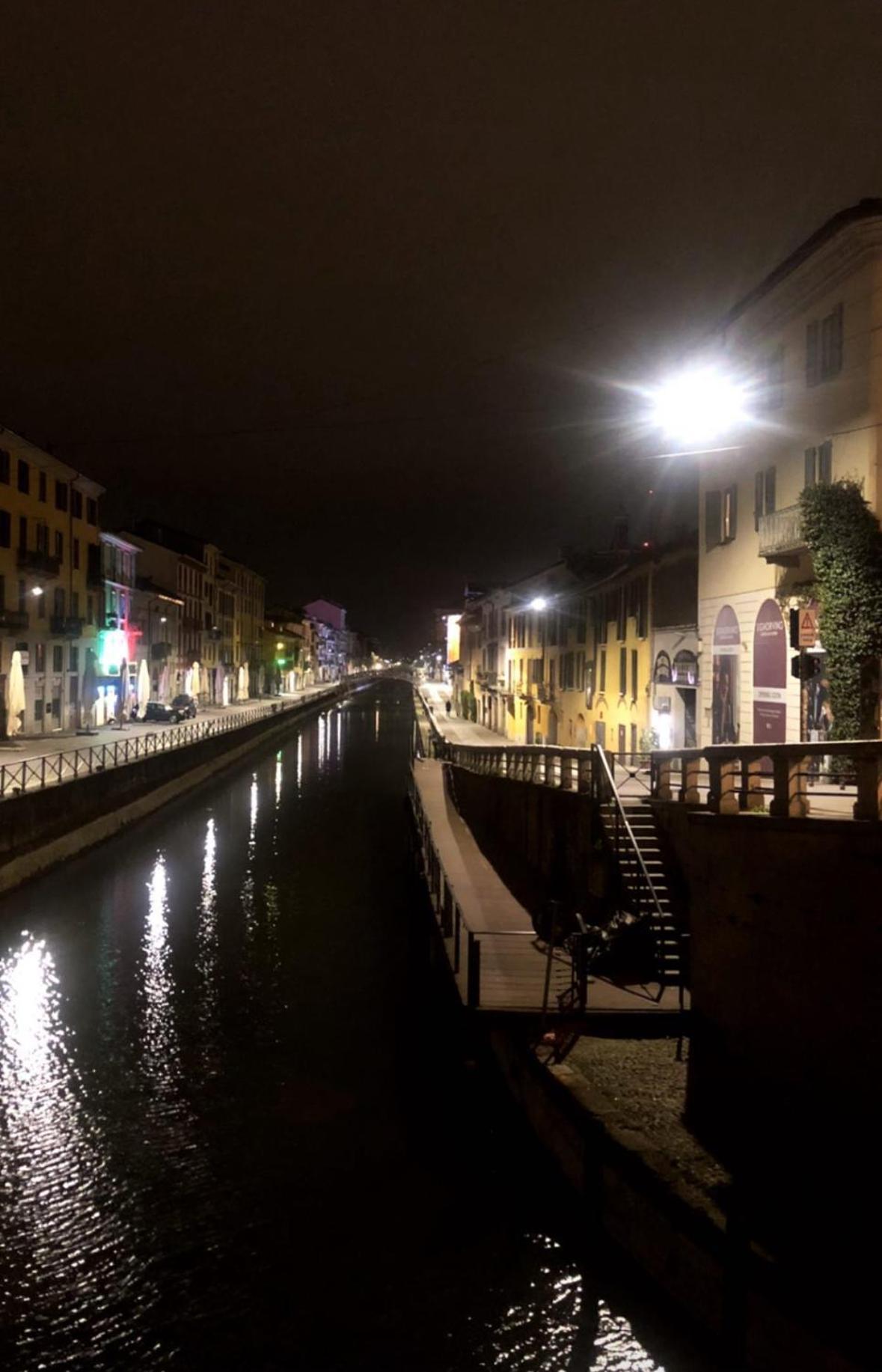 Appartamento Bilocale In Bande Nere-Metro Rossa Duomo Milano Esterno foto
